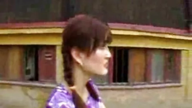 シャムの双子は、売春宿でシャムを働かせ、彼らとセックスをすることは非常に幸せな男です。 無 修正 無料 レズビアン