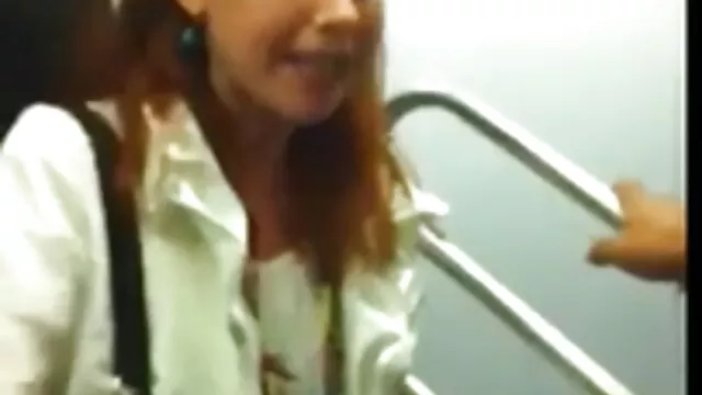 男は美しいおっぱいで人を目隠しし、彼女の体の上に氷の部分で彼女をからかうと、彼女の乳首が硬くなると、彼女は彼女の猫と彼女の野郎に自分の手を剃って非常に懸命に彼女を吸って性交する。 レズビアン サンプル 動画