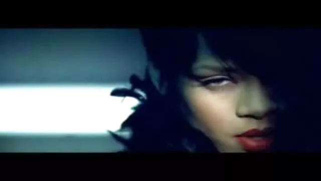 その上にカードの借金、ブロンドはカードのセックスを失い、癌で曲がることを余儀なくされました 人妻 レズビアン 動画