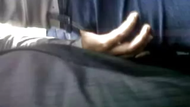 フレームで支払うためにお金を満たすために、日中の痴女は、ペニスの小さな顧客にジャンプします アダルト 動画 レズビアン