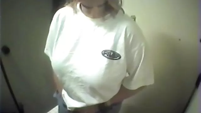 甘いgundosilと魅力的な唇を持つ彼は、お尻のカザフ人の女性に難しいshnyazすることを恐れて損傷したZhora 無料 熟女 レズビアン
