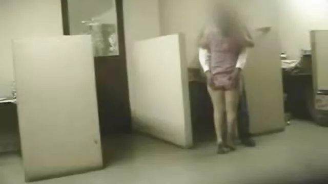 同僚は肛門を奨励し、男性の陰茎を短くしたままにし、数分後にはお尻に達しました レズビアン 無料 無 修正