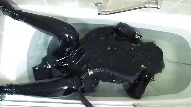 息切れ、脚の間の手足と手のひらに当たるファック レズビアン 動画 サイト