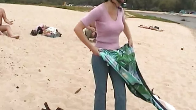 与えますan年上のお母さんで口と精液オン胸 レズビアン の 動画