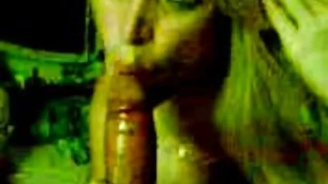 ぽっちゃりしたイスラム教徒の女性は、鞭で彼女の男を罰し、彼は彼女の猫を舐めてキャッチし、彼女のミルクを愛撫しながら、彼は彼女の猫を性交させ レズビアン 動画 サンプル